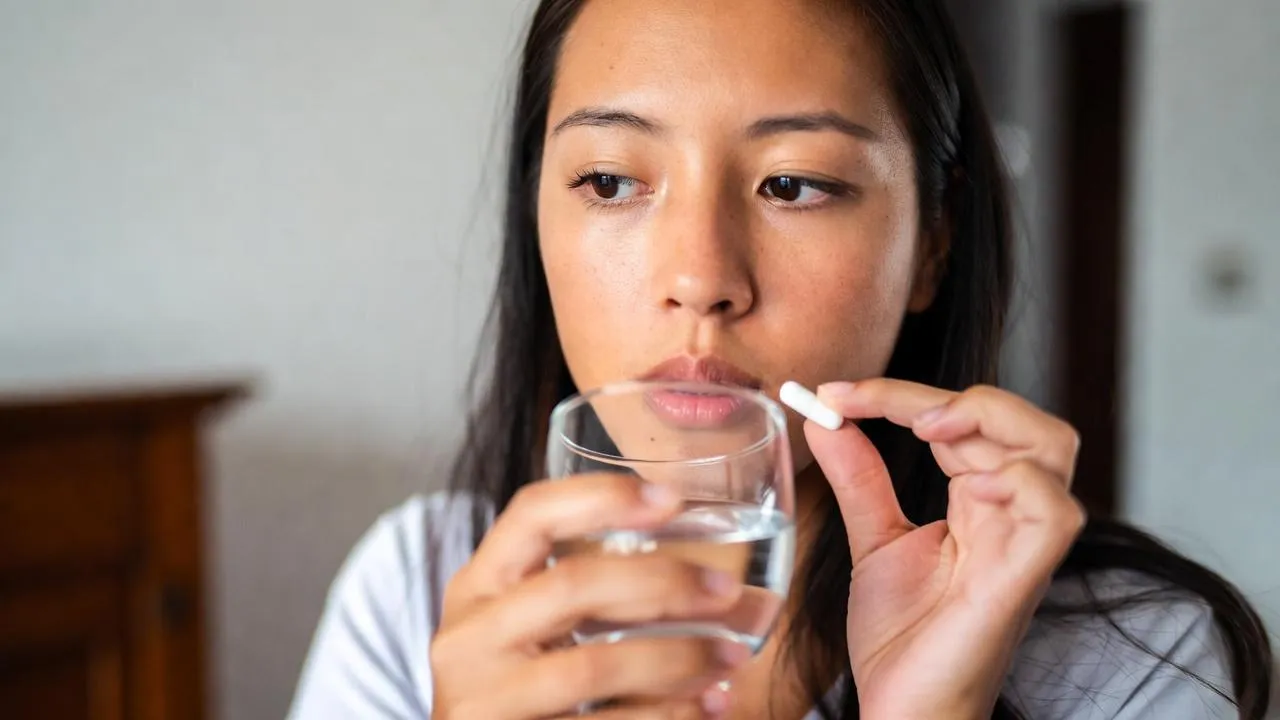 «Пустышки за миллион»: треть врачей отказалась назначать БАДы своим пациентам