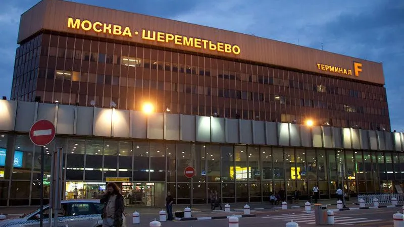 Несколько десятков рейсов задерживается в Шереметьево и Домодедово