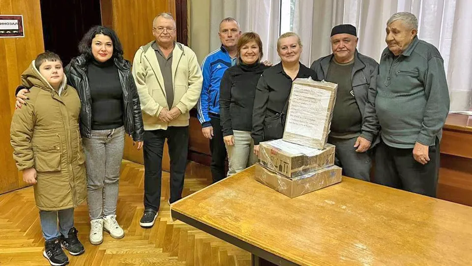 Депутат Совета депутатов Лосино-Петровского Гузаль Данилова (вторая слева) Фото: Вячеслав Градин