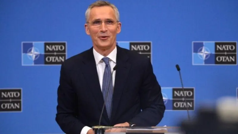 Политолог Топорнин считает, что в НАТО рассчитывают сохранить Столтенберга на посту генсека