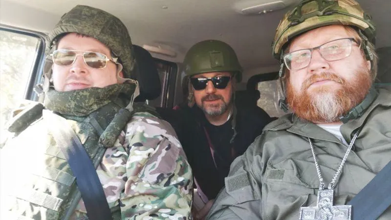 «Это русские дети»: священник из Москвы возит учебники школьникам прифронтовой полосы