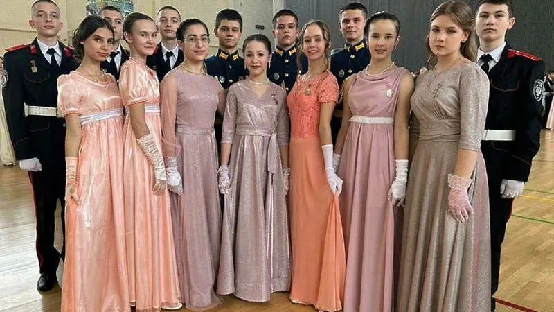 Истра погрузилась в атмосферу кадетского бала