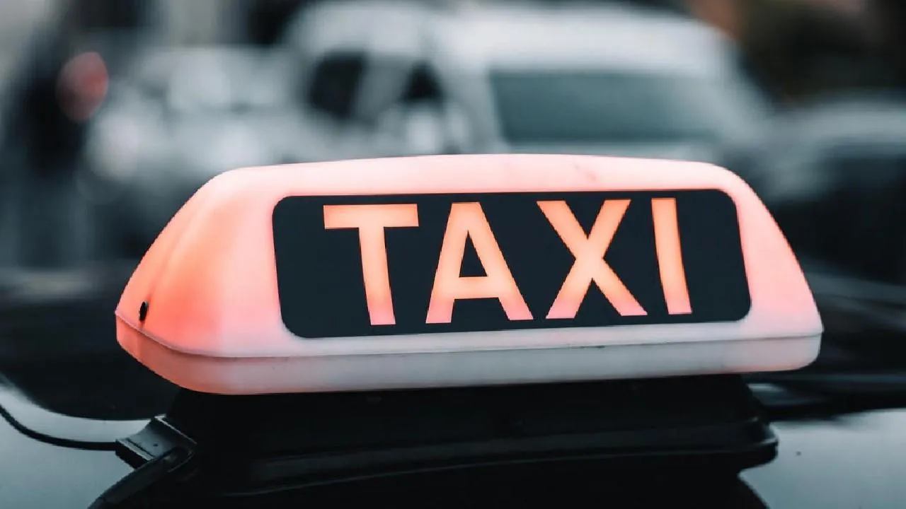 «Воспользовался отсутствием очевидцев»: таксист в Москве надругался над 18-летней пассажиркой и скрылся