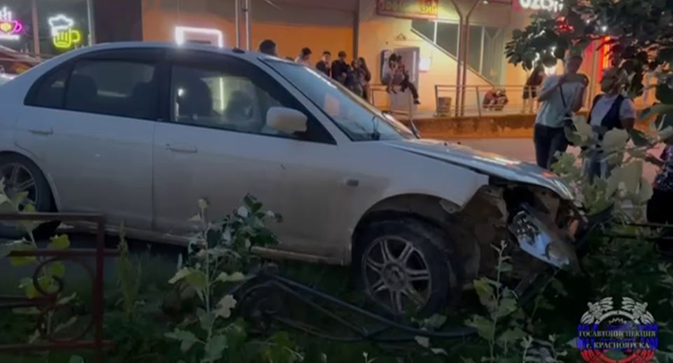 Пьяный водитель сбил детей на тротуаре в Красноярске