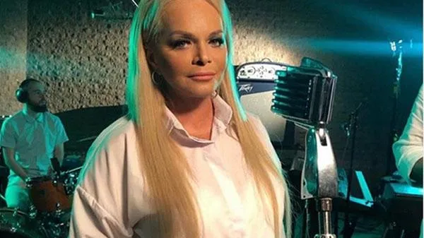 Пользователей соцсети поразили изменения во внешности Долиной