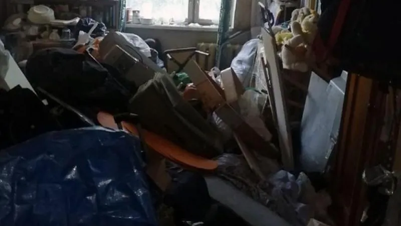 Борьбу с антисанитарией в квартире одного из жителей ведут в Королеве