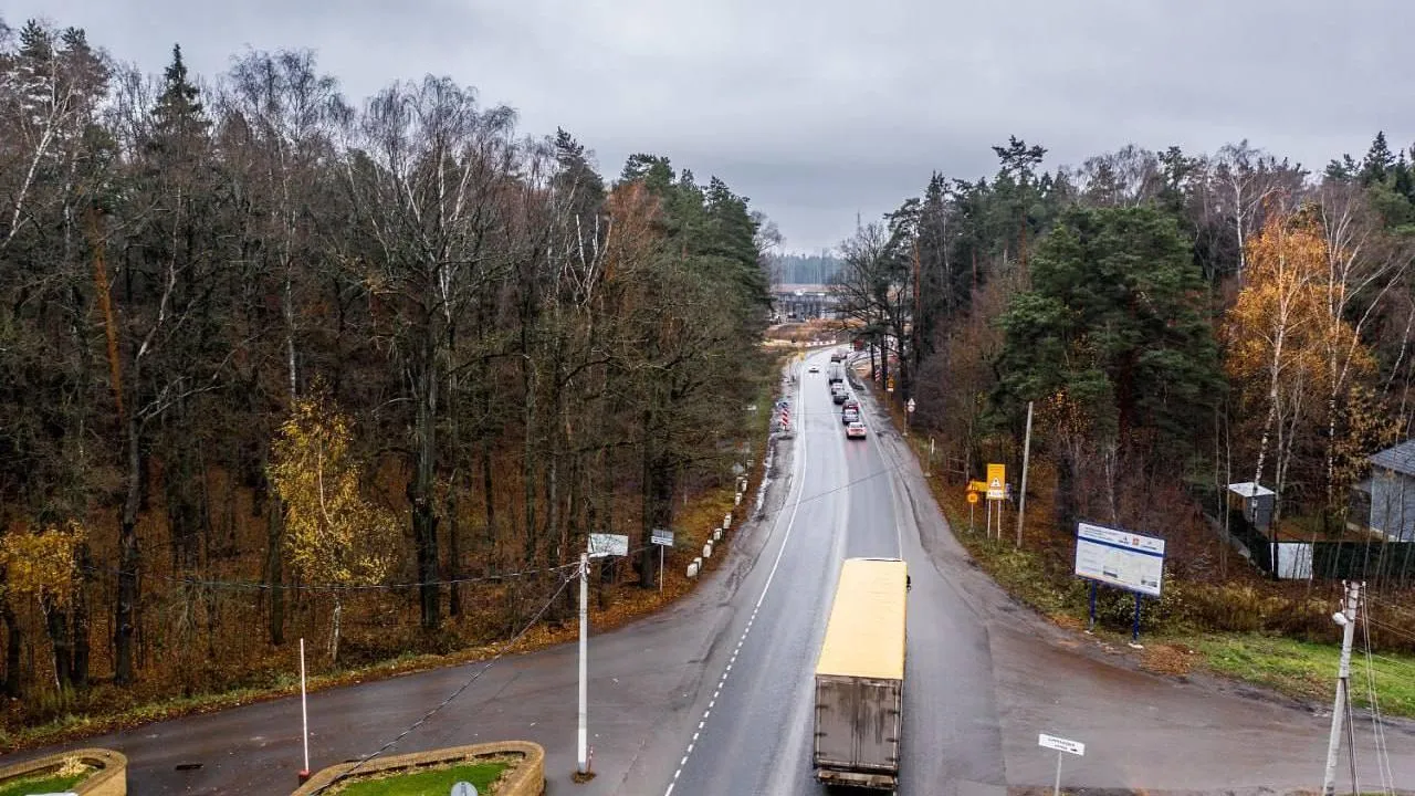 В шести округах Подмосковья отремонтировали дороги, ведущие к местам масленичных гуляний