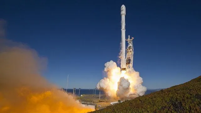 Компания SpaceX совершила неудачный запуск секретного спутника
