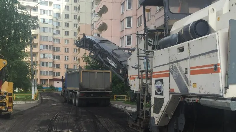 Три тысячи кв.м асфальта заменили в одном дворе в Реутове