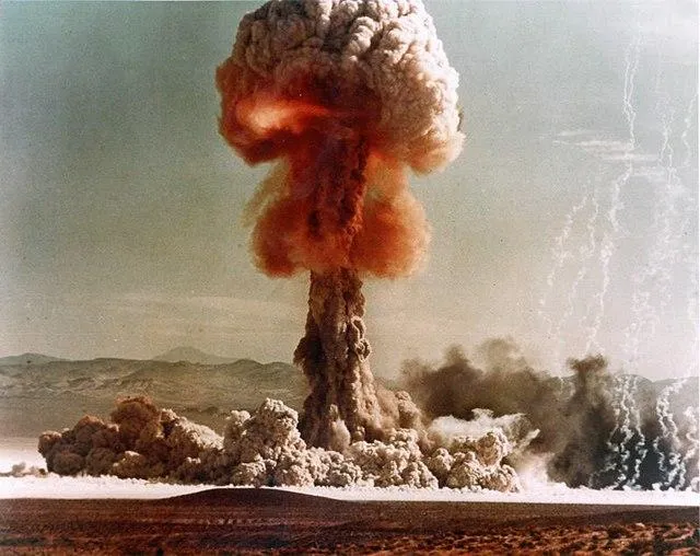 Атомные испытания в американском штате Невада, 1953 год