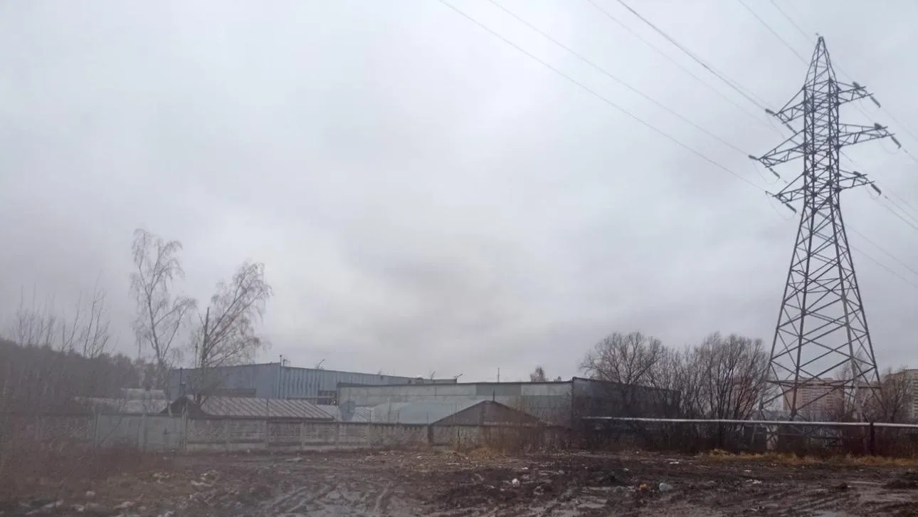 В Развилке Ленинского округа избавляются от несанкционированной свалки мусора