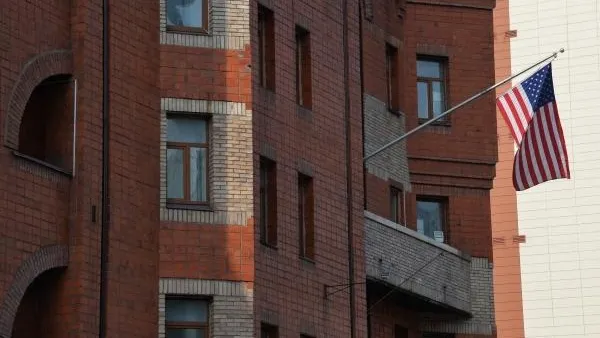 США закрывают генеральные консульства во Владивостоке и Екатеринбурге