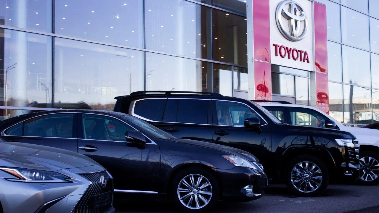 «Тойота» отзовет более полумиллиона автомобилей из-за неисправности тормозов