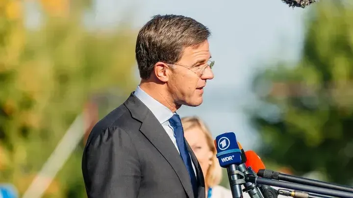 https://media.360.ru/get_resized/fDoGIRRWifBxxiJQeBMMmHmPdtc=/1080x607/filters:rs(fill-down):format(webp)/YXJ0aWNsZXMvaW1hZ2UvMjAyNS82L3JqdXR0ZS1mbGlza3Iud2VicA.webp