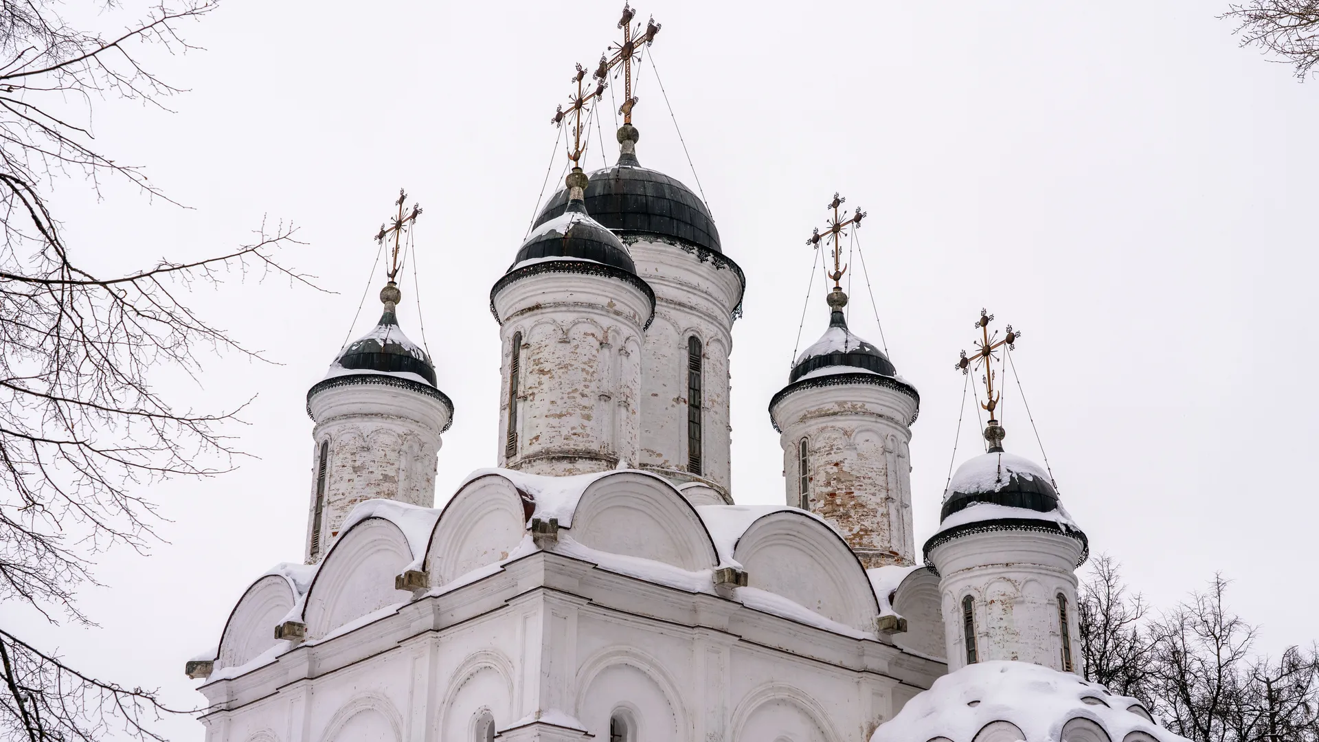 Церковь Преображения Господня в селе Большие Вяземы Одинцовского округа