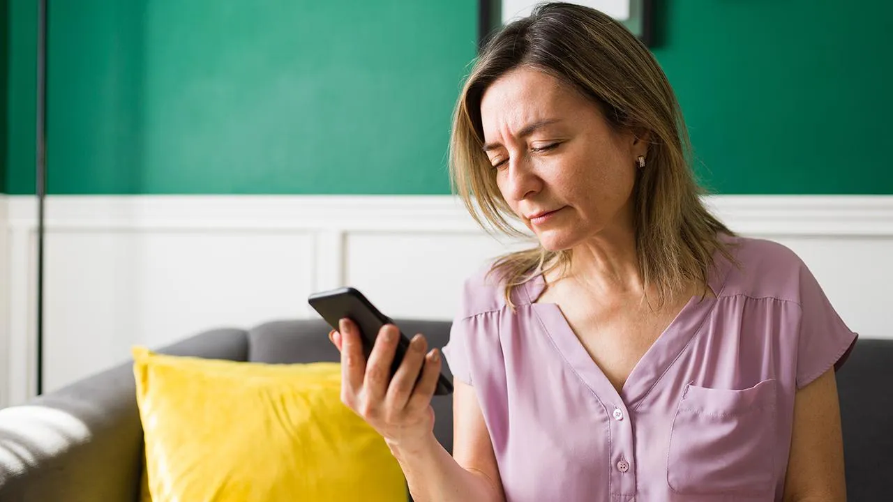 Банки исчезли с экранов телефонов: почему отключение маркировки звонков играет на руку мошенникам