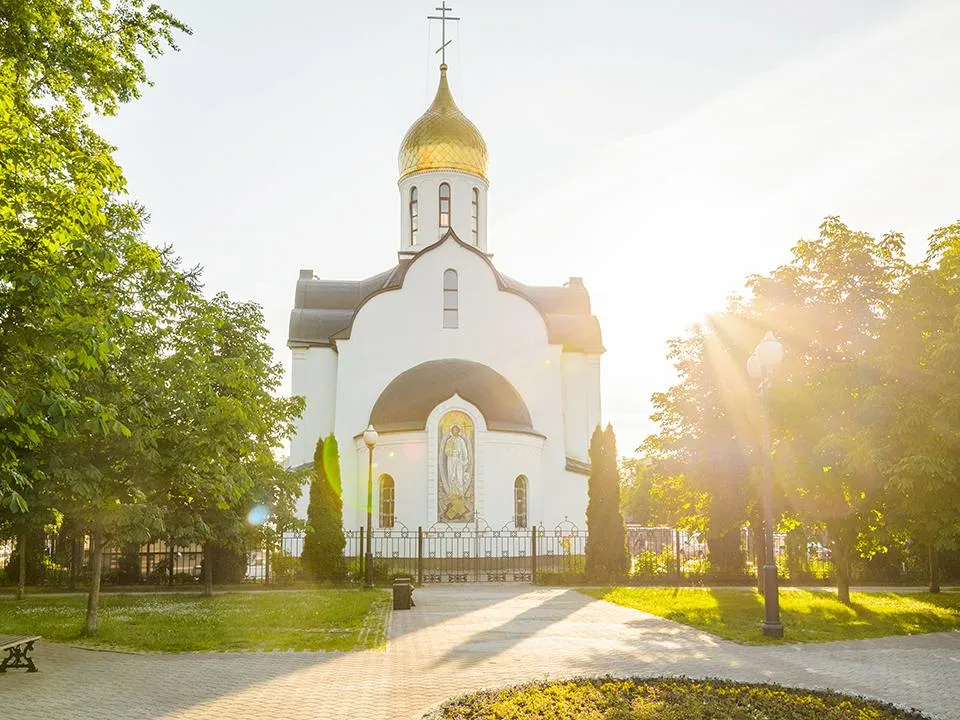 Воздвижение Честного и Животворящего Креста Господня 27 сентября: история праздника, приметы и обычаи