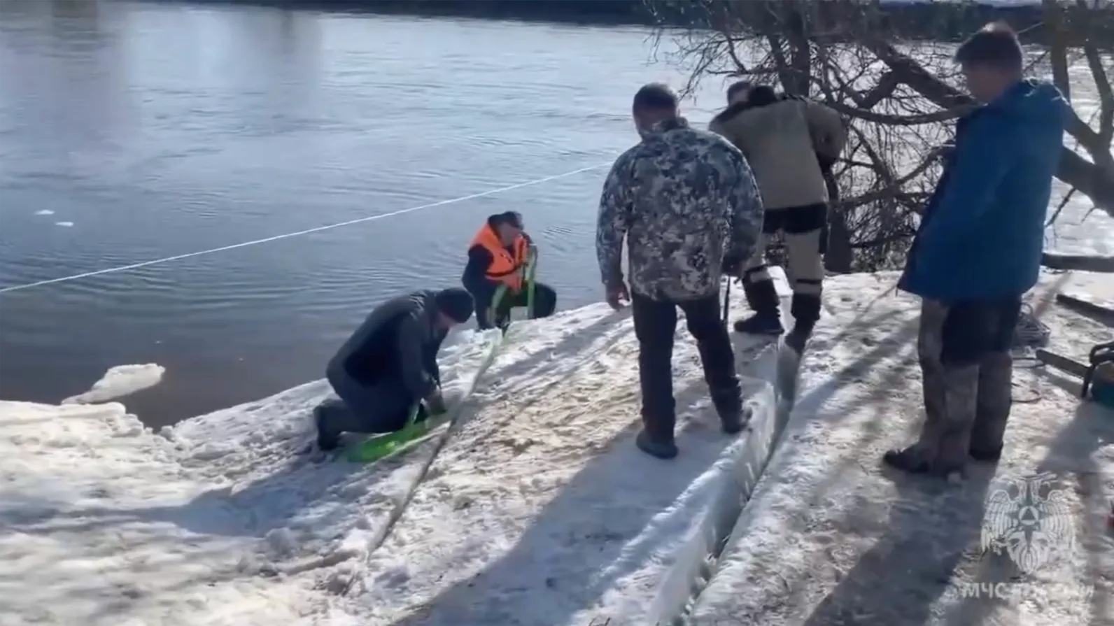 скриншот видео пресс-службы МЧС Московской области