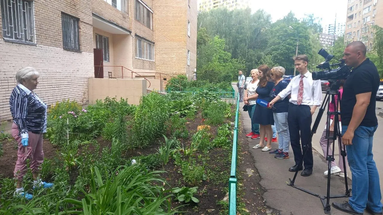 Члены комиссии осмотрели первые палисадники участников конкурса «Мытищинская палитра»