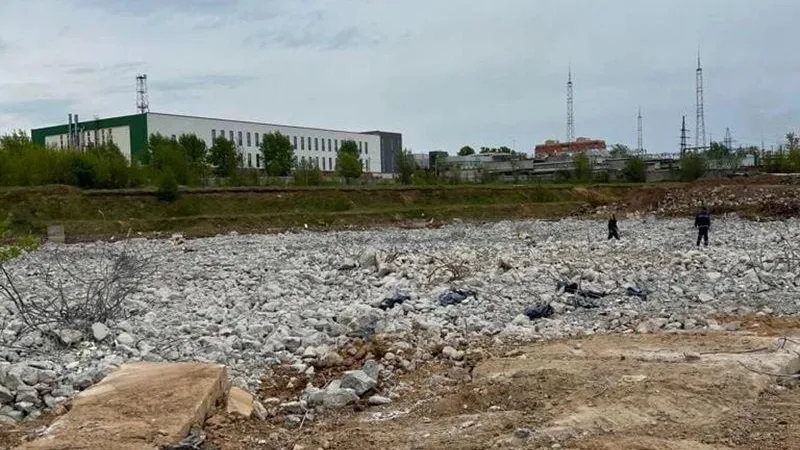 В Дедовске сровняли с землей недострой