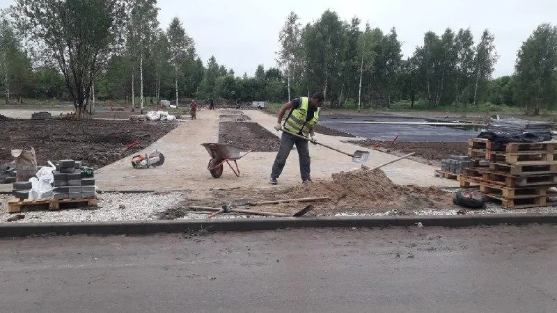 Благоустройство сквера продолжается в поселке Фряново городского округа Щелково