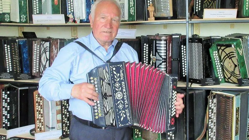Валерий Андриянов: «У каждой гармони из коллекции есть история»