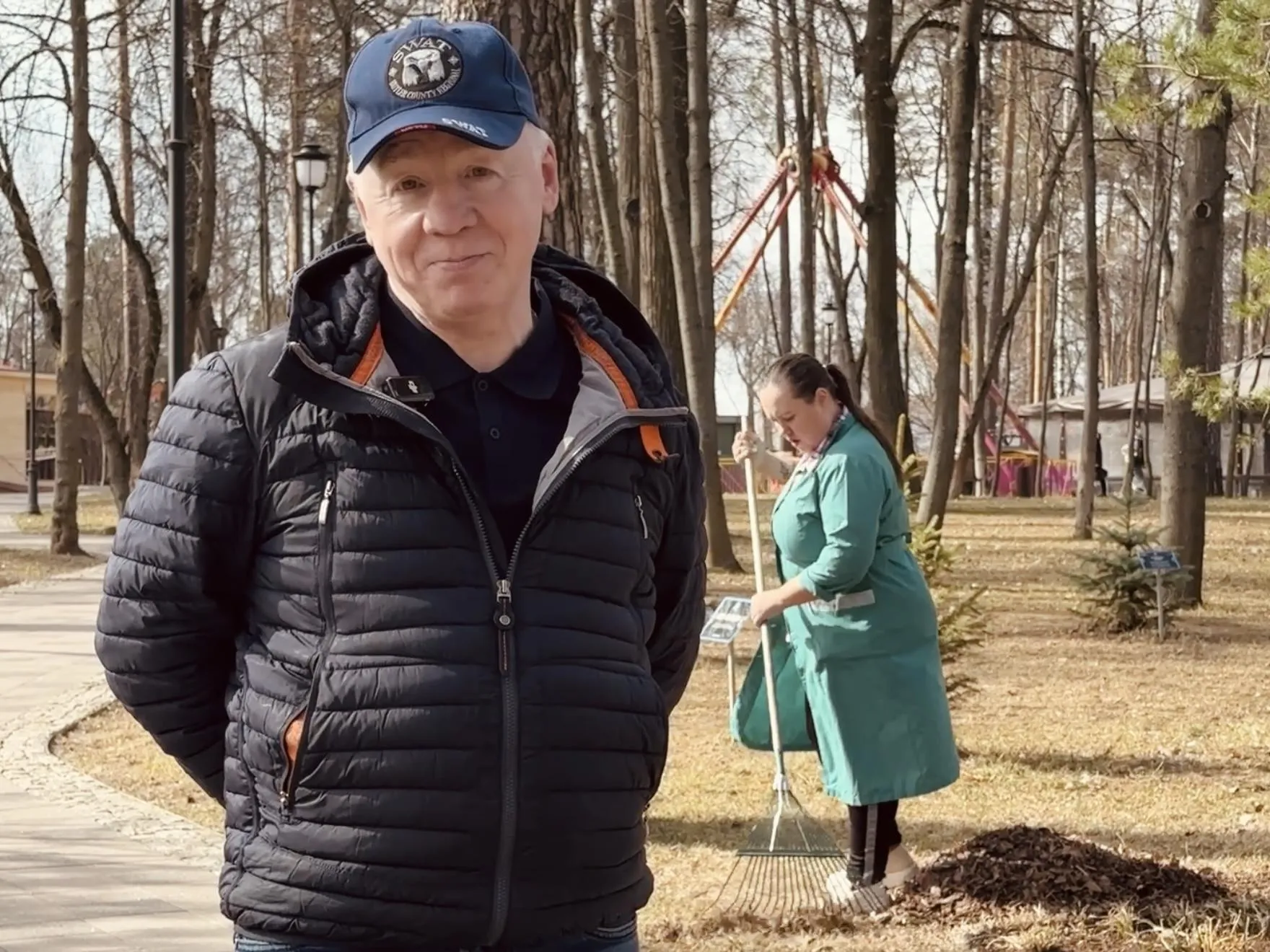 Артур Хвощевский, заместитель руководителя отдела содержания территорий Раменского парка. Фото: Ольга Стаферова