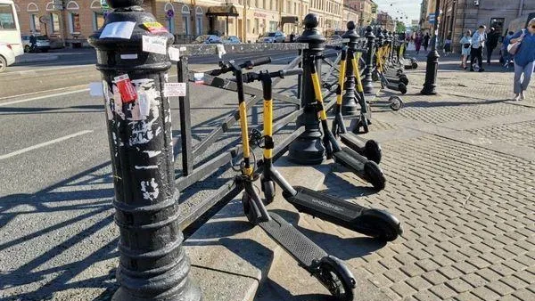 В Петербурге предлагают давать электросамокат в аренду только по паспорту