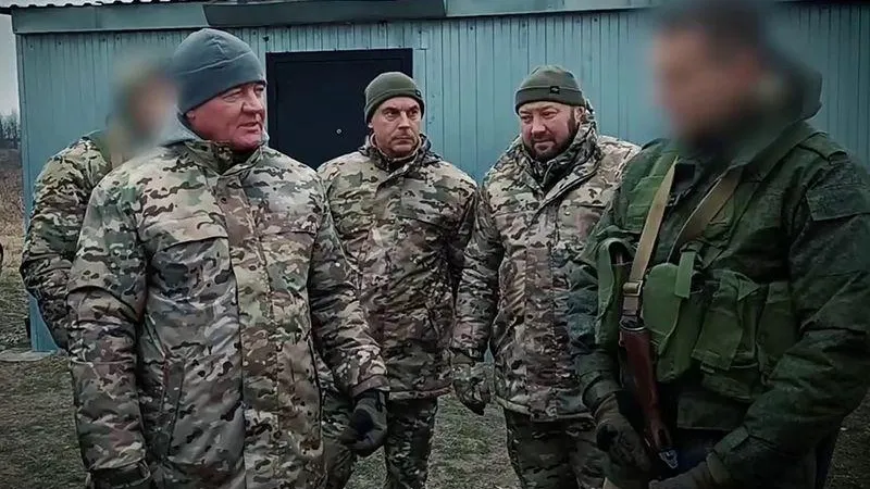 Скоро многие губернаторы поедут тренироваться с ополченцами — мнение политолога