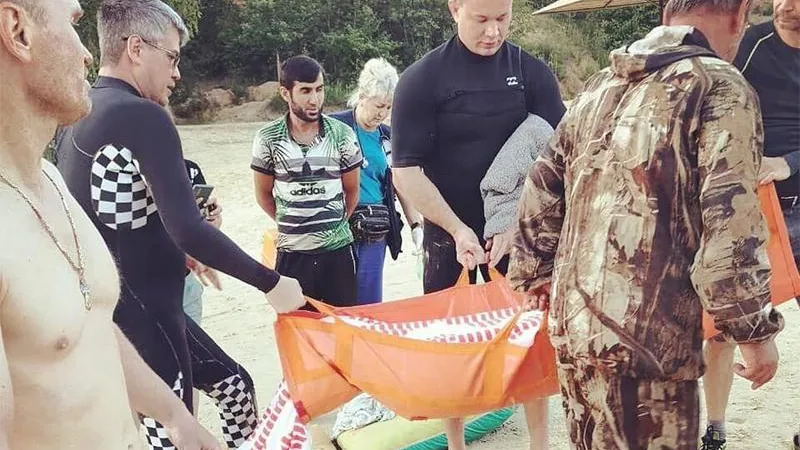 Вернули с того света: врачи спасли на пляже в Лыткарине утонувшую девочку