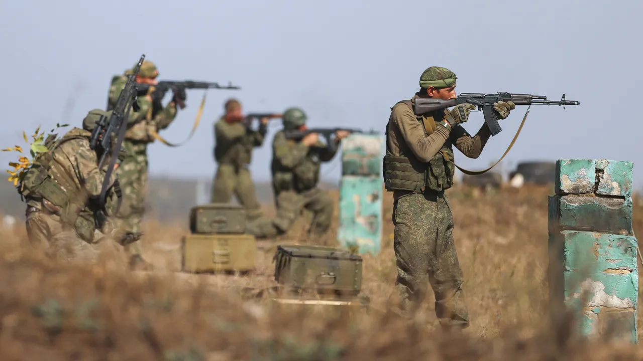 «Вчетвером выпустили по нему по магазину»: боец СВО уничтожил очень странного украинца
