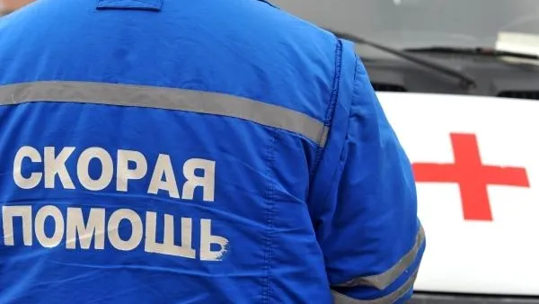 Автомобиль сбил трех человек на остановке в Долгопрудном