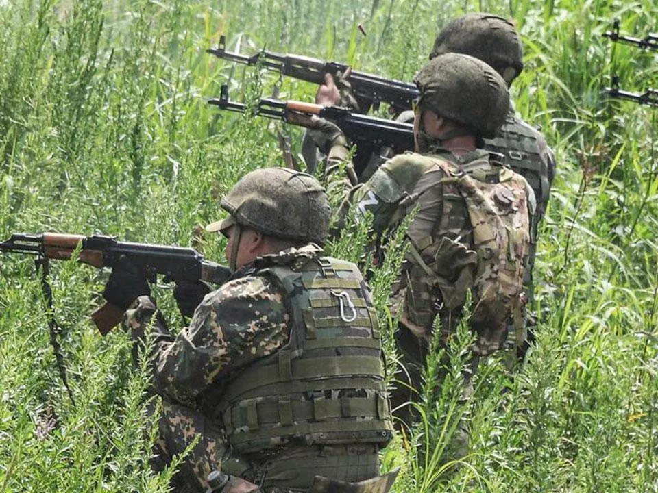 «Успел слегка надавить грудью»: мгновения спасли бойца СВО от взрыва гранаты