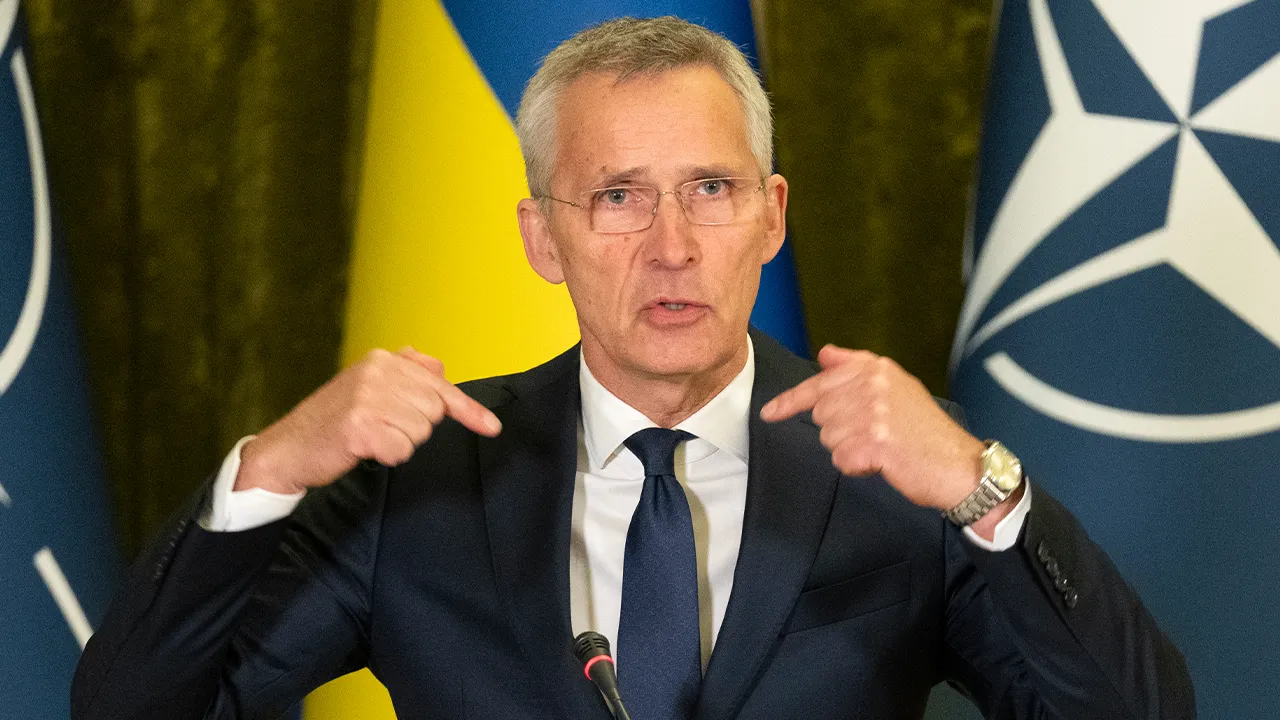 Политолог Перенджиев: Столтенберг приехал на Украину, чтобы взять «под крыло» торговлю оружием НАТО