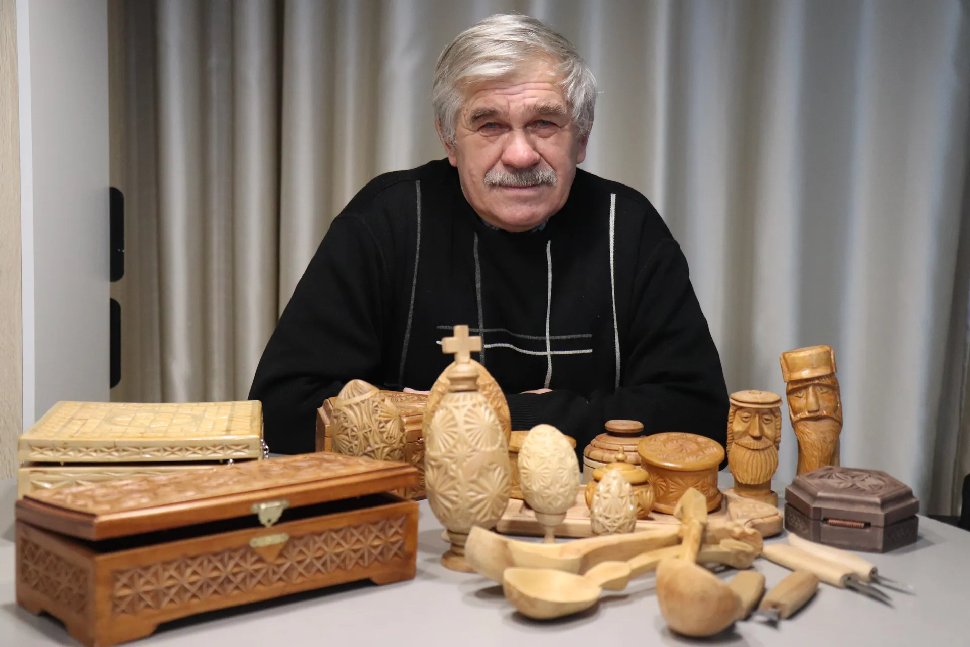 Николай Каринский, резчик по дереву