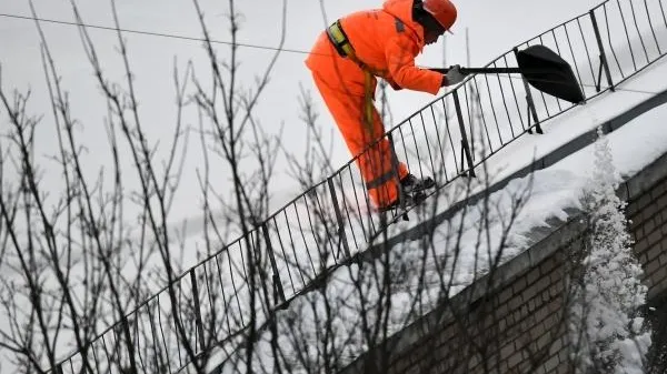 В Саратовской области из-за снега обрушилась крыша школы