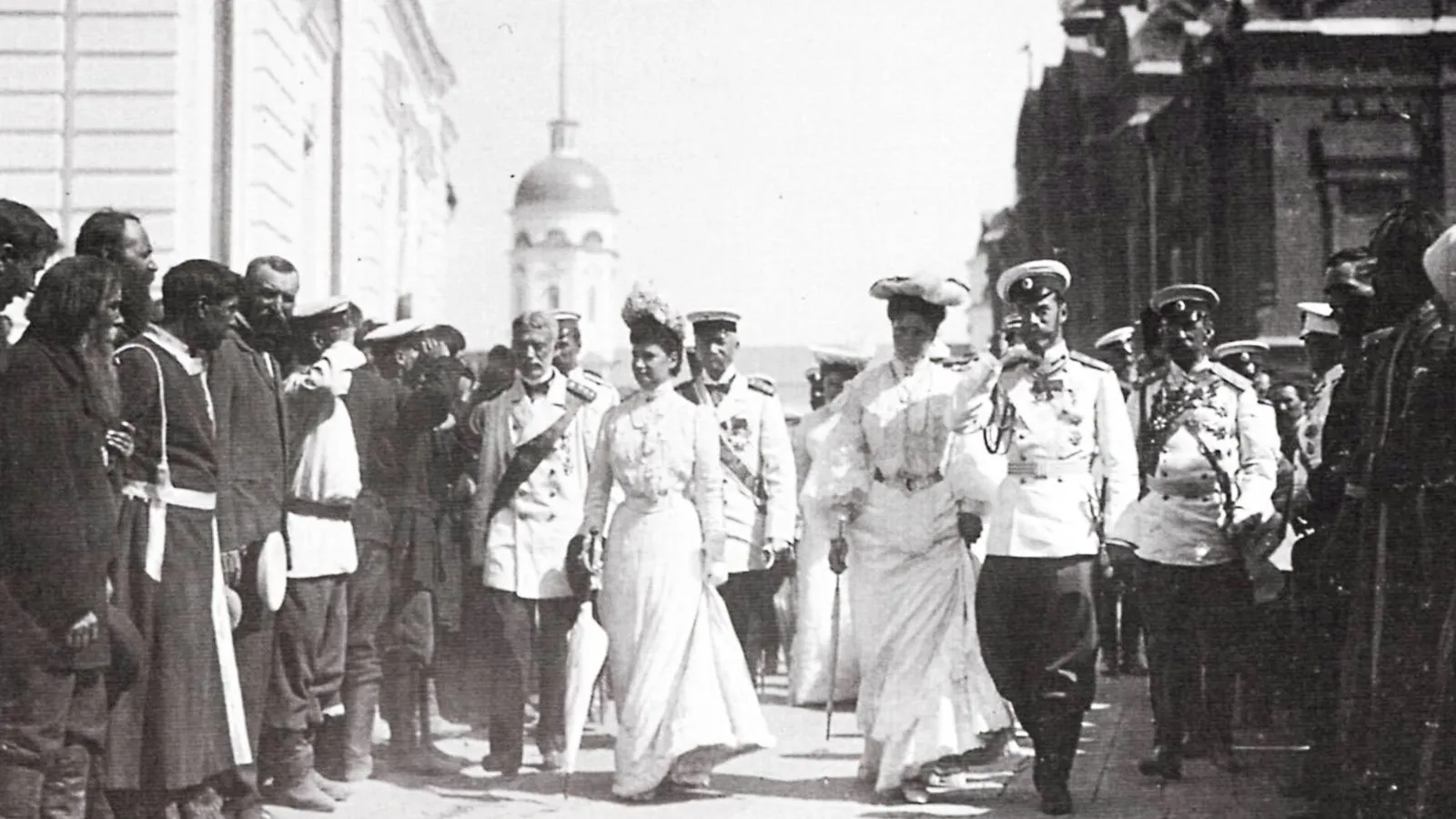 Николай II с женой и родственниками в Сарове, 1903 год
