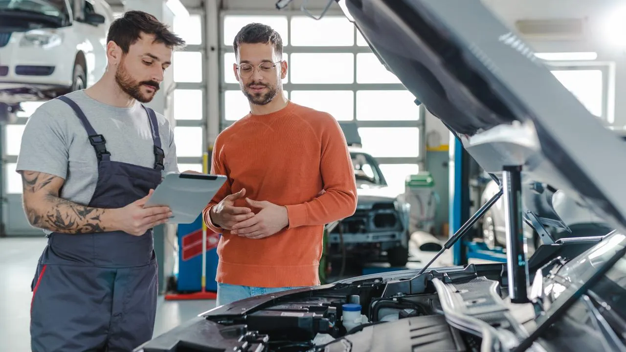 istockphoto.com/blackCAT