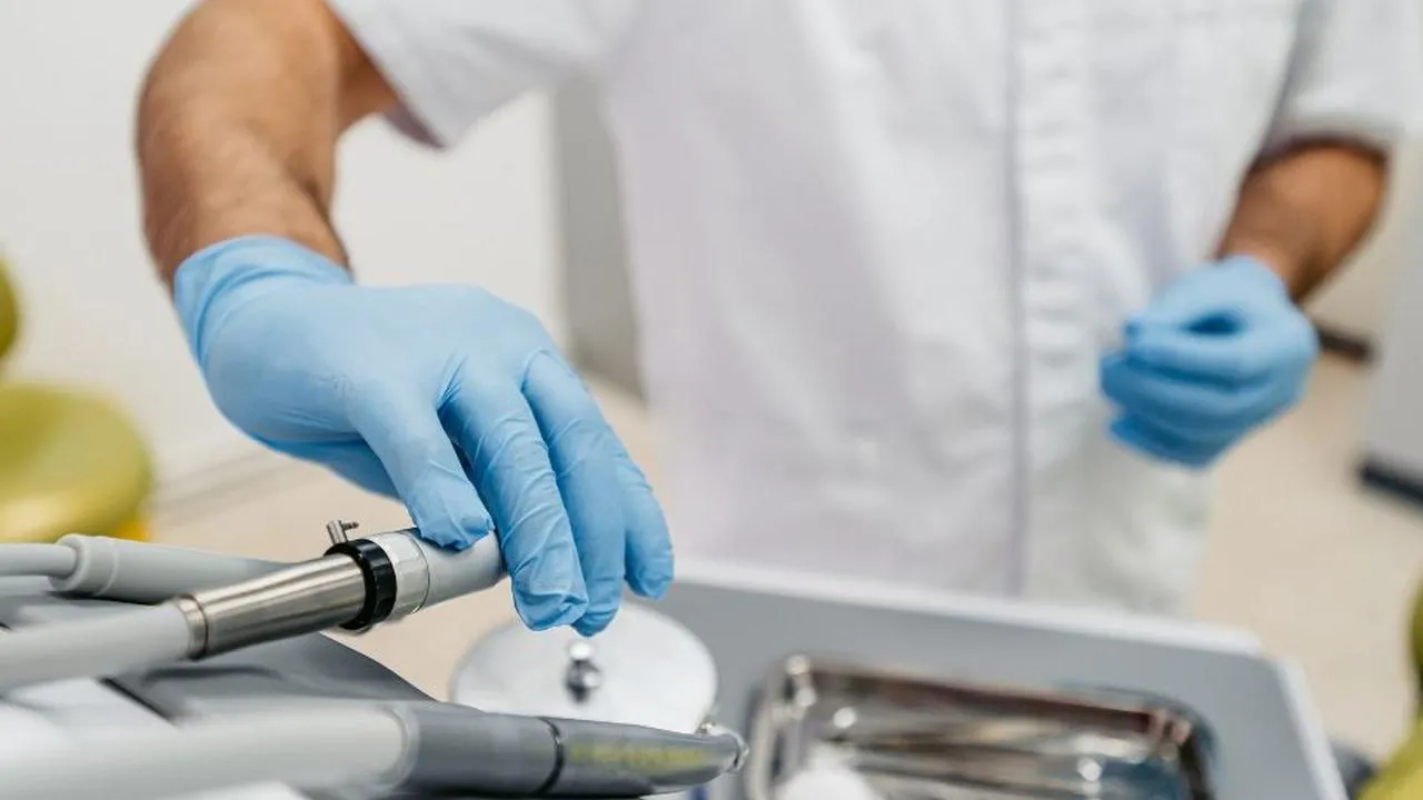 Бактерии сговариваются против нас: здоровье зубов можно регулировать с помощью ферментов