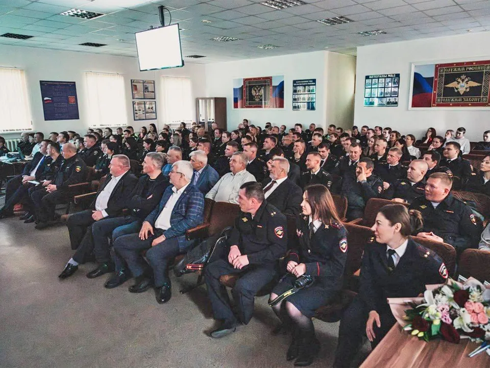 Сотрудники полиции на церемонии награждения Фото: администрация г.о. Лосино-Петровский