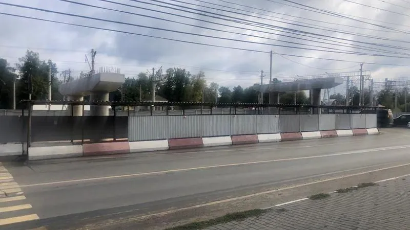 В Раменском завершили устройство двух опор путепровода