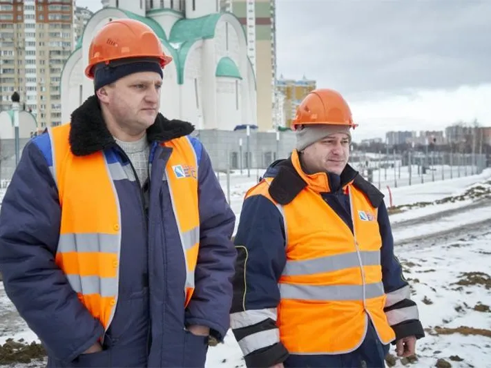 «Родителей попросил не ругать»: рабочие из Красногорска рассказали о спасении ребенка из воды