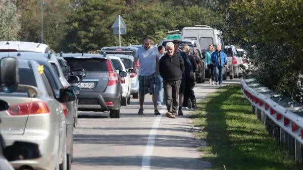 Заторы перед Крымским мостом могут вырасти со следующей недели