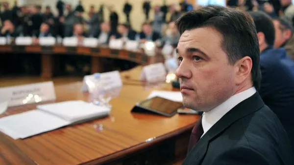 Губернатор поздравил нового главу Озерского района с победой
