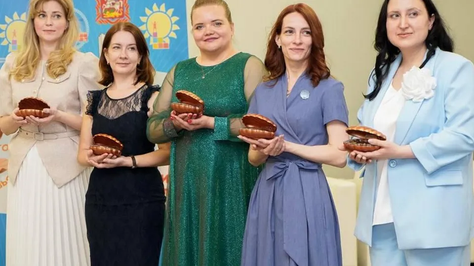 Любовь Арыванюк (слева) с коллегами. Фото: пресс-служба администрации г.о. Балашиха