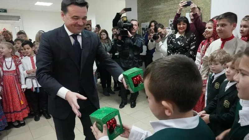 Губернатор осмотрел детскую школу искусств в Клину и пообщался с ее учениками