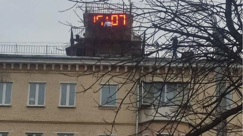 Исторический момент: в Лыткарино отремонтировали знаменитые городские часы