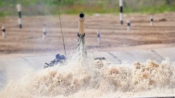 Более тысячи военнослужащих пройдут курс подводного вождения в Подмосковье