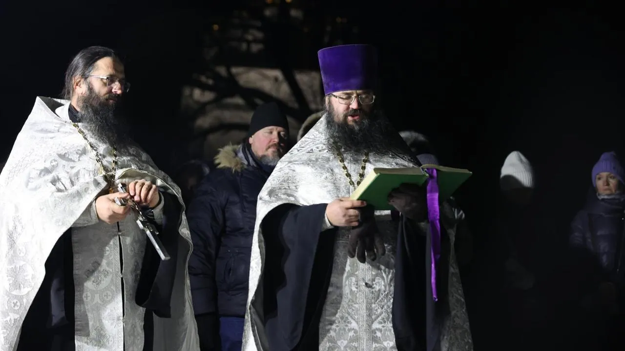 Более 1 тыс. человек приняли участие в крещенских купаниях в Волоколамске