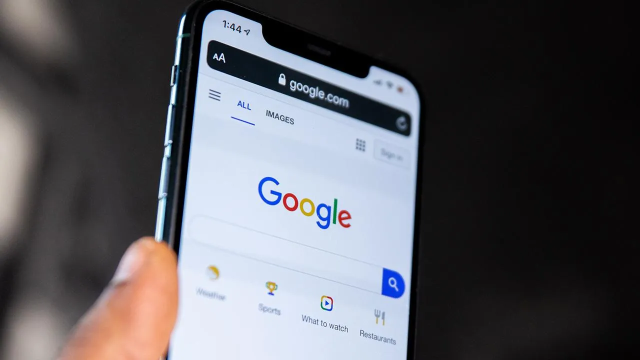 Разработчик обнаружил в Android скрытый шпионский браузер